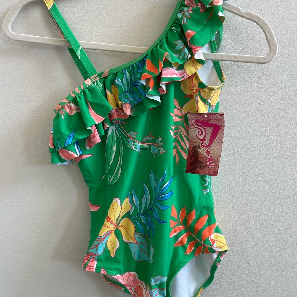 NWT Kanu Surf Morgan Floral One Piece Swimsuit with Ruffled Strap